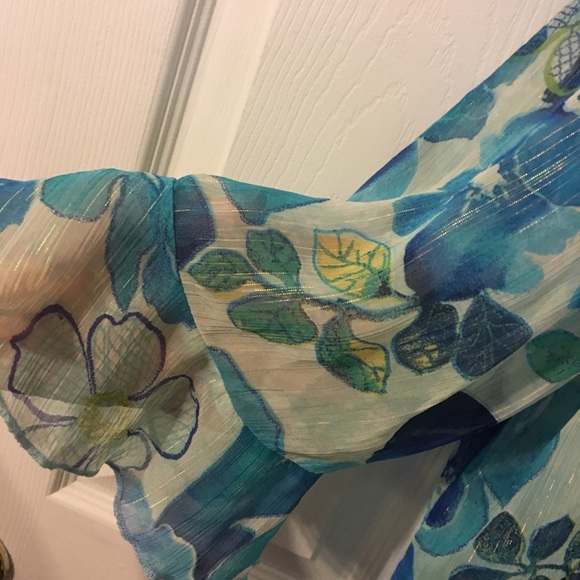 NWOT Jordan Woman Blouse - Picture 2 of 6